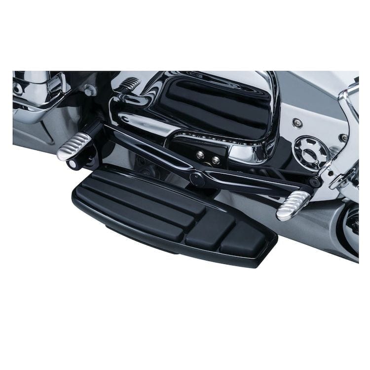 ⁦ترريحات قدم السائق مع دعسات التعشيق و الفرامل⁩ - الصورة ⁦3⁩