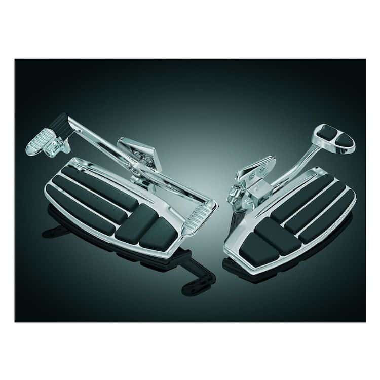 ترريحات قدم السائق مع دعسات التعشيق و الفرامل